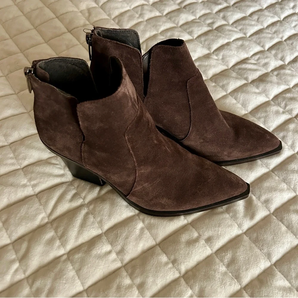 Vince Camuto Gwelona Dark Brown Booties - Picture 2 of 9